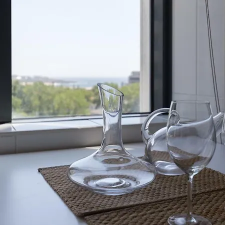 Deluxe With Sea View Apartment *